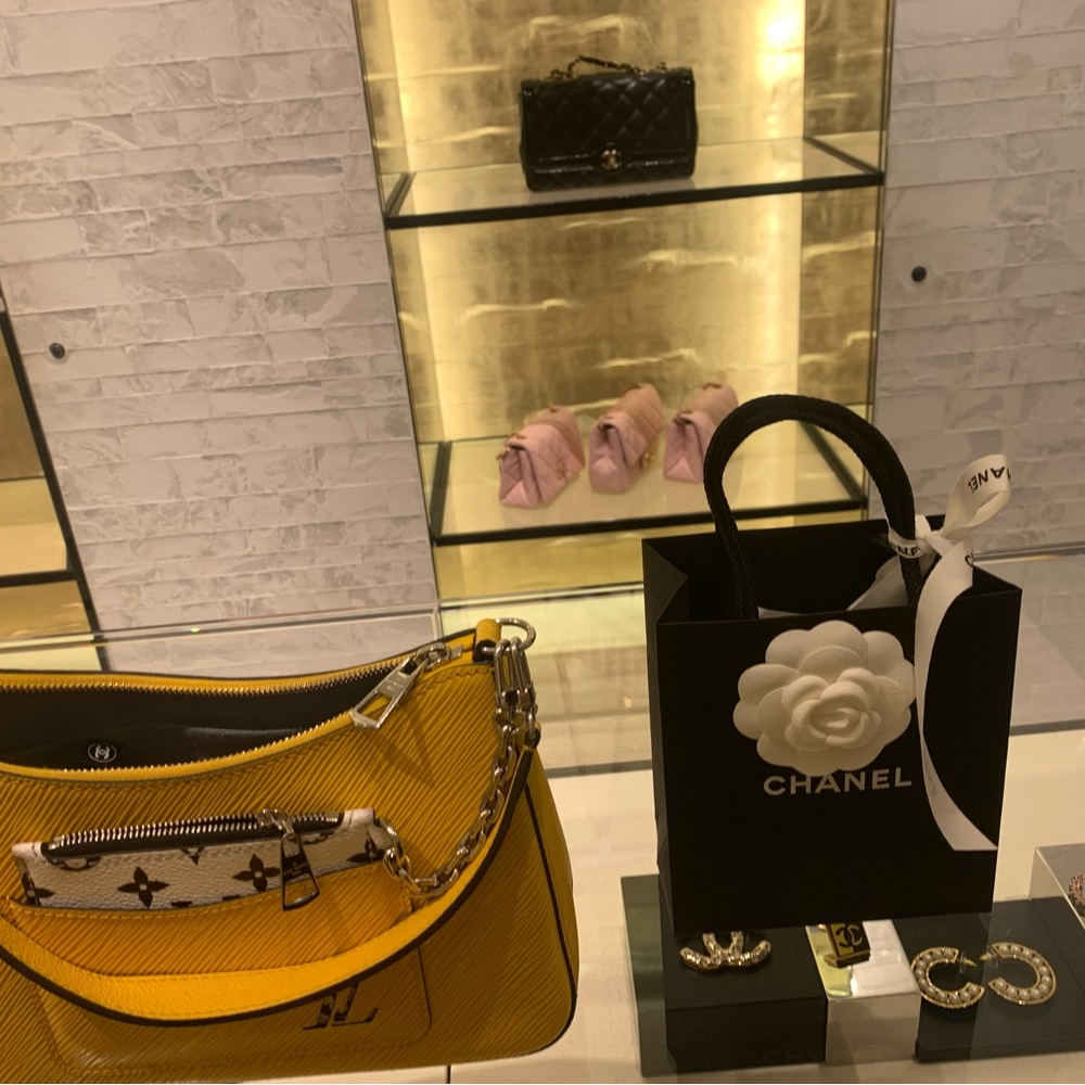 Brand new rare abd authentic Chanel shopping bag with bow , Chanel logo ribbon - Picture 5 of 9